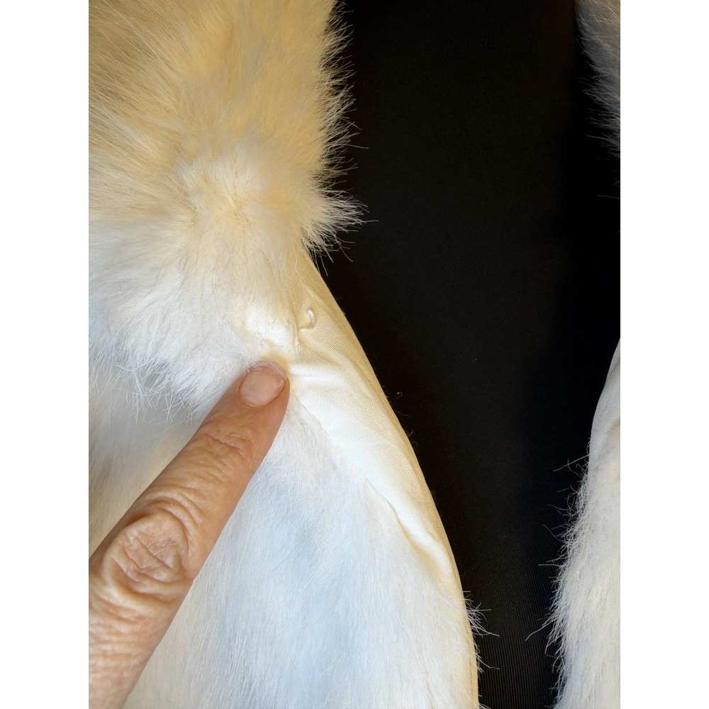 Edikted White Faux Fur Cropped Jacket Size Small - Picture 4 of 10